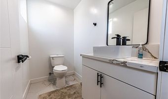 2223 S Highland Ave, Los Angeles, CA 90016