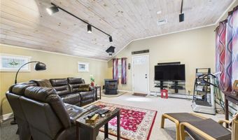 95 Mail Rd, Exeter, RI 02822