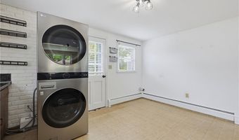 29 Rosedale Dr, Bristol, RI 02809