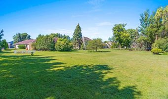 1900 E ORCHARD BLOSSOM Dr, Appleton, WI 54915