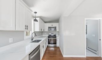 11 Boylston St, Acushnet, MA 02743
