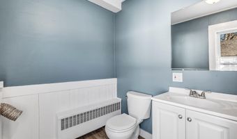 327 Essex St, Bangor, ME 04401