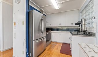 396 Kahiki St, Kahului, HI 96732