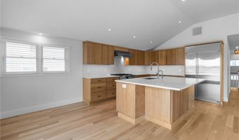 76 Warren Ave, Middletown, RI 02842
