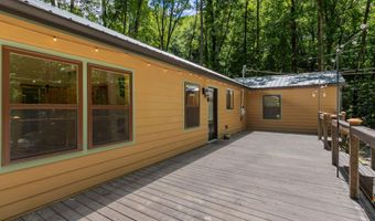 2052 Granny Squirrel Dr, Andrews, NC 28901