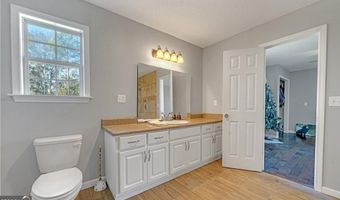 762 Old McLeod Brg, Adrian, GA 31002