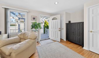 338 Shore Dr, Branford, CT 06405