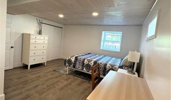 13 Ocean View Dr, Narragansett, RI 02882