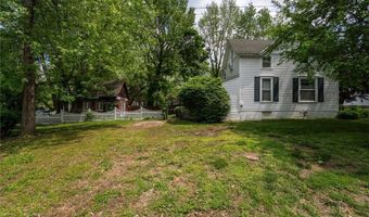 920 Grove St, Baldwin City, KS 66006