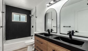 1000 Worchester St, Aurora, CO 80011
