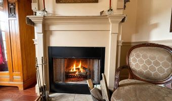 2004 SEVEN MEADOWS Ln, Appomattox, VA 24522