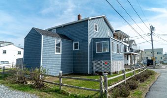 11 Walker St, Wells, ME 04090