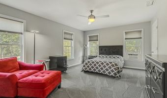 11 Macintosh Dr, Andover, NJ 07848