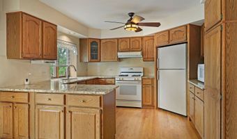 612 Edelweiss Dr, Antioch, IL 60002