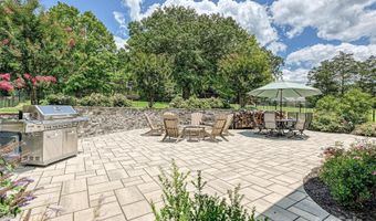 7009 Providence Ln W, Charlotte, NC 28226