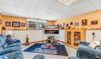 1391 Turner St, Auburn, ME 04210