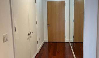 1881 N NASH St 307, Arlington, VA 22209