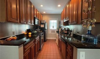 3 Bay View Ave 6, Bristol, RI 02809