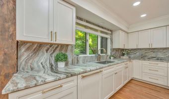 7708 Creekwood Ln, Amberley, OH 45237