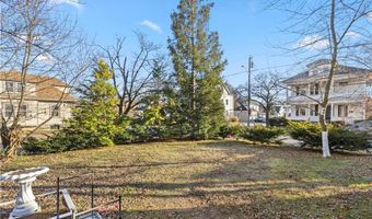 51 Oakland Ave, Cranston, RI 02910