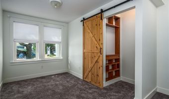 467 Maple Avenue Ave, Barrington, RI 02806