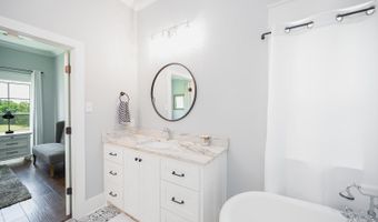 102 E Lake Cv, Beebe, AR 72012