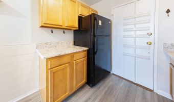 6631 WAKEFIELD Dr 817, Alexandria, VA 22307