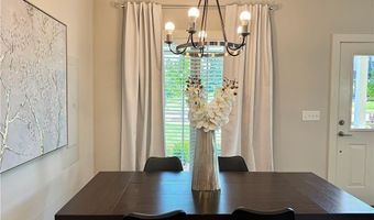 915 NE Heights Ln, Bentonville, AR 72712