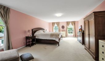 150 Brandywine Dr, Amherst, NY 14221