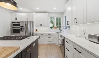 705 N ASHTON St, Alexandria, VA 22312