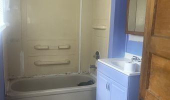 22 Church St, Burke, VT 05871