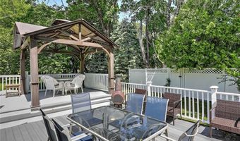247 Oaklawn Ave, Cranston, RI 02920