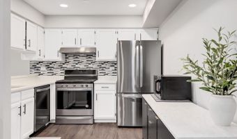 718 N Tamarac Blvd, Addison, IL 60101