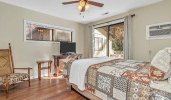 111 Hidden Pond Ln, Asheville, NC 28804