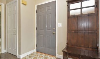 3 Davos Dr E 6, Alloway, NJ 07462