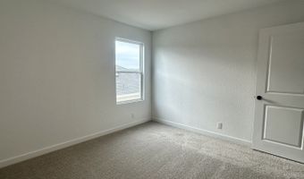 182 Peeps Ct, Adkins, TX 78101