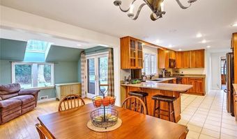9 KNAPTON St, Barrington, RI 02806