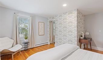 34 Burnett St, Johnston, RI 02919