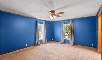 15038 Fairmount Rd, Basehor, KS 66007