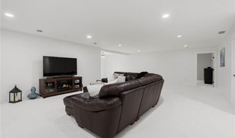 1007 28th St SW, Austin, MN 55912