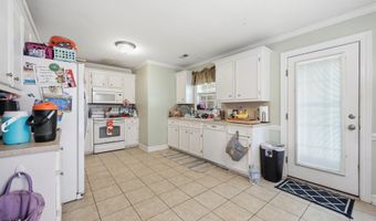 3726 Countryaire Dr, Ayden, NC 28513