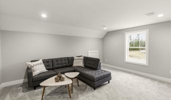 8 Stone Creek Dr, Brentwood, NH 03833