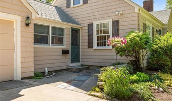 1 Joann Dr, Barrington, RI 02806