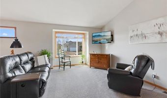 215 Ash St E, Annandale, MN 55302