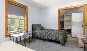 2 Firefly Dr, Baldwin, ME 04091