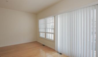 4 Chelsea Ct, Atlantic City, NJ 08401