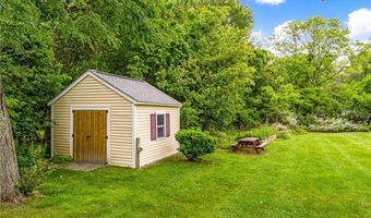 33 Upland Way, Barrington, RI 02806