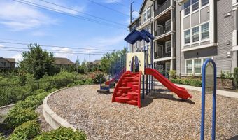 17051 SW APPLEDALE Rd 203, Beaverton, OR 97007