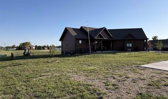 1524 Beechwood Dr, Aurora, NE 68818
