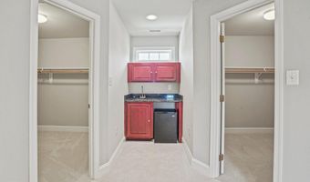 5604 HOOVER St, Bethesda, MD 20817